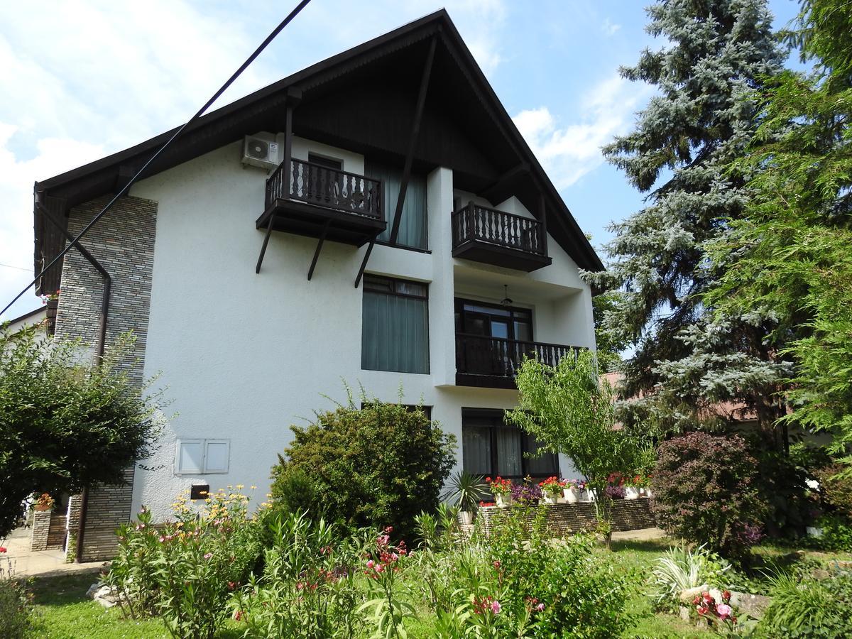 Haus Gizella Hotel Harkány Exterior foto